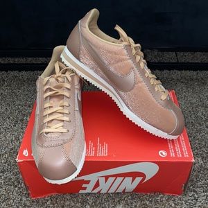 NWT Women’s Classic Cortez Prem